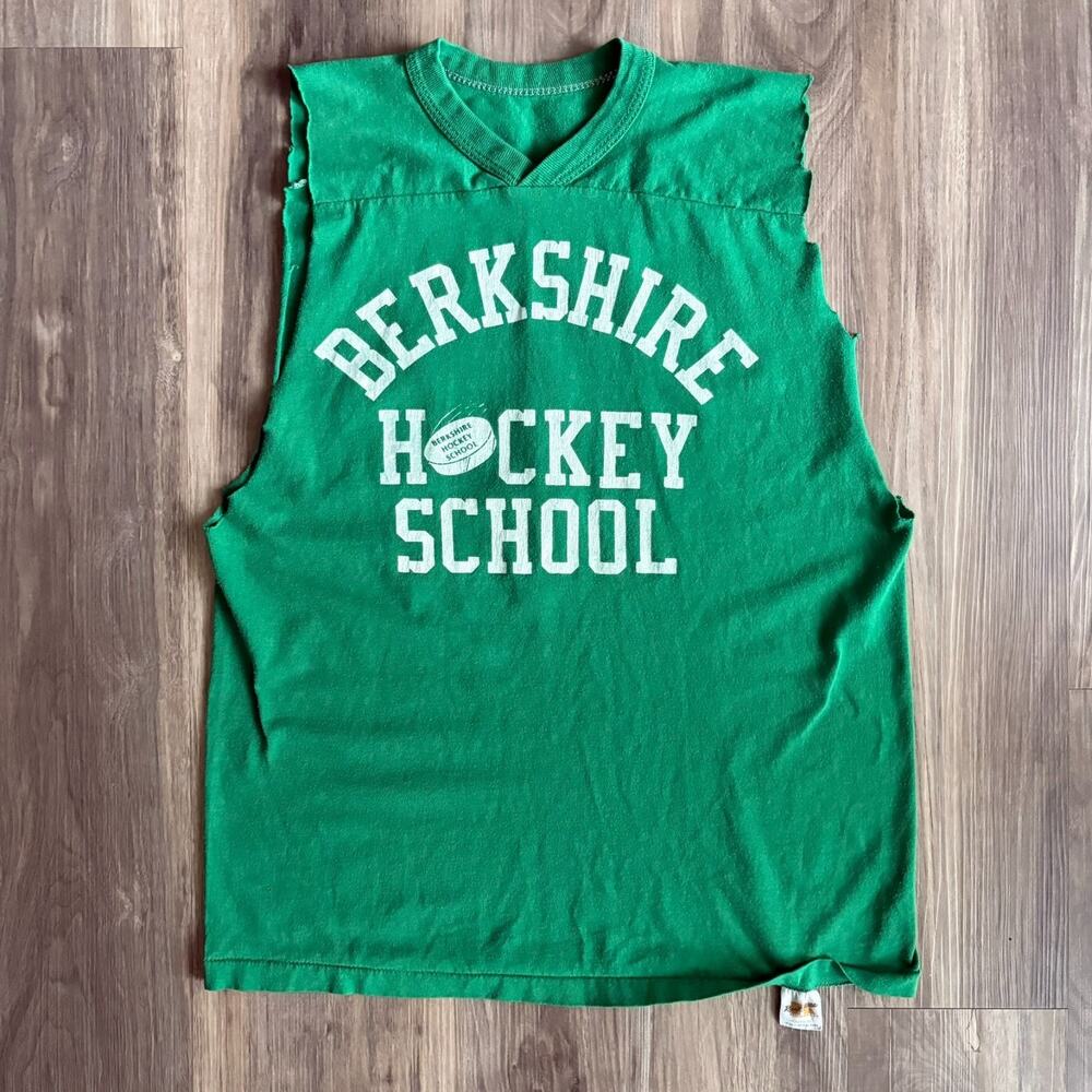 Vintage 1970s Russell Athletic Gold Tag T-Shirt Men's S Green Hockey School WORN